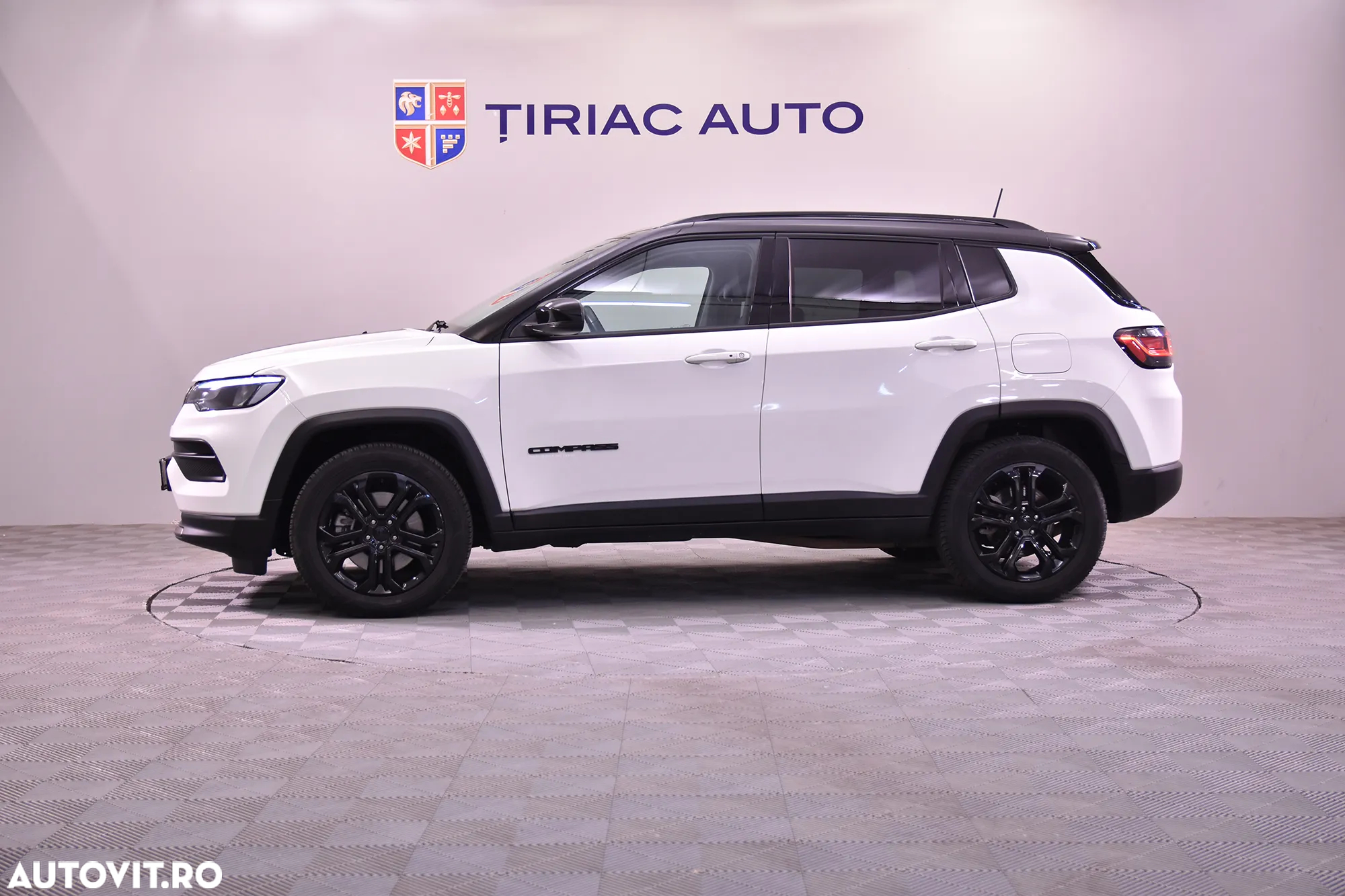 Jeep Compass - 2