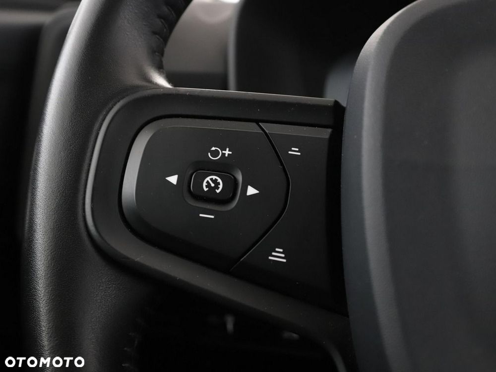 Volvo XC 40 T3 Momentum Core - 29