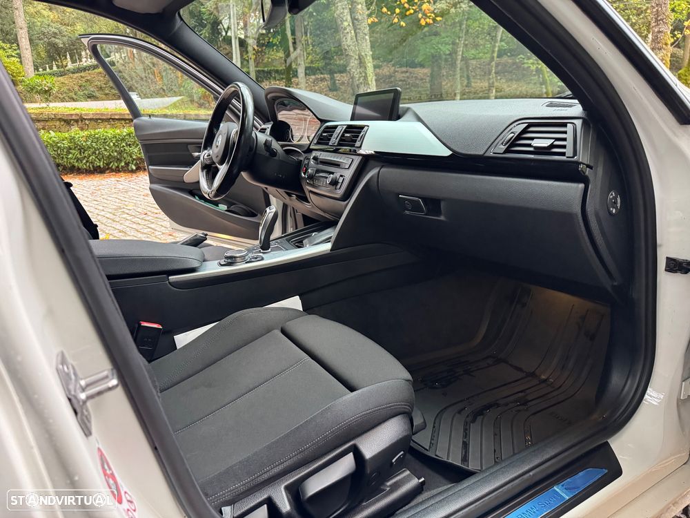 BMW 318 d Touring Auto Line Sport - 12