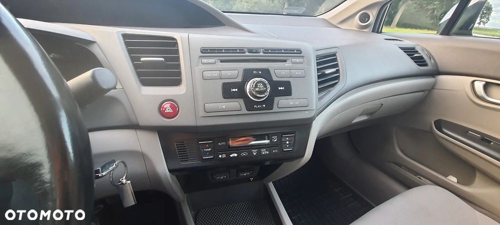 Honda Civic 1.8 Executive - 11