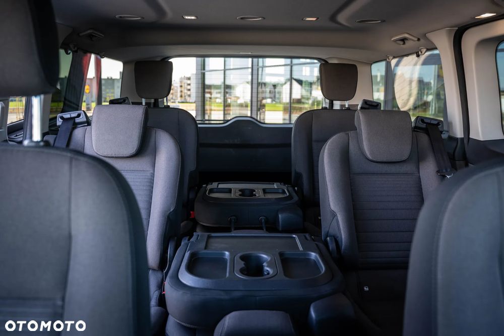 Ford Tourneo Custom - 15