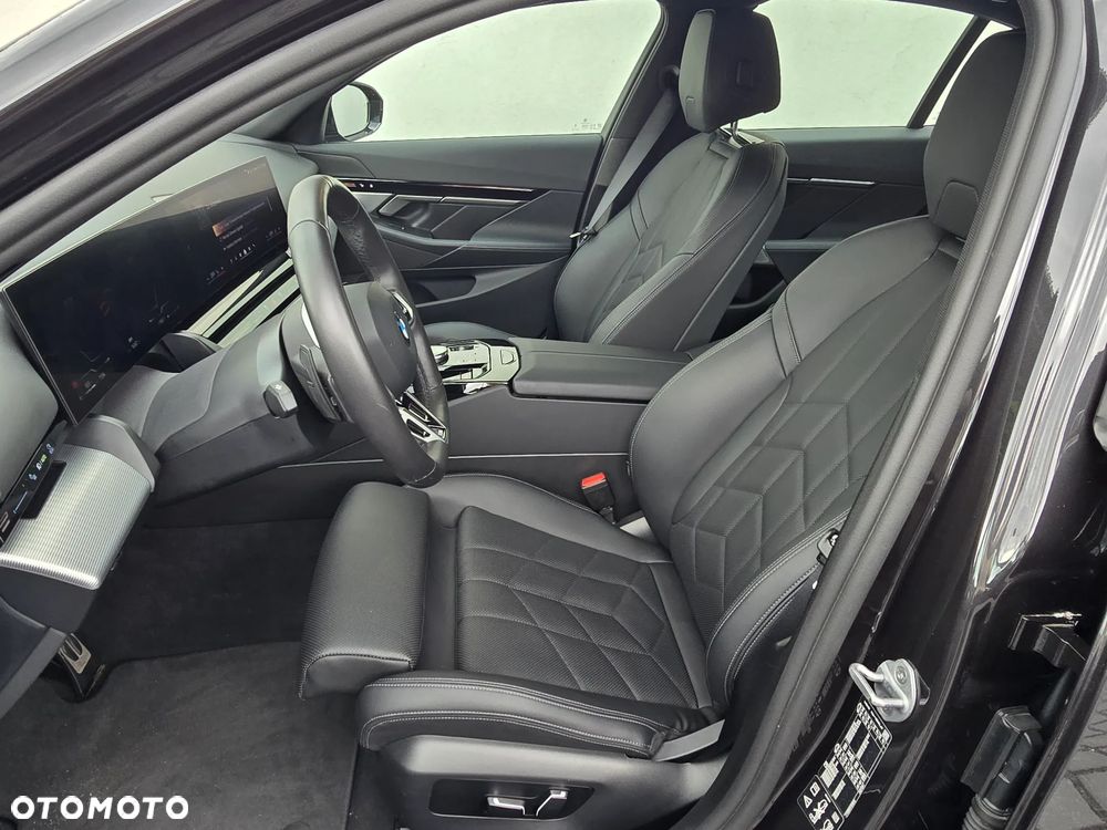 BMW Seria 5 520d xDrive mHEV M Sport - 6