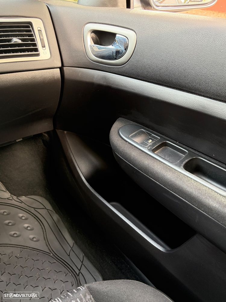Peugeot 307 1.6 HDi Navtech - 29
