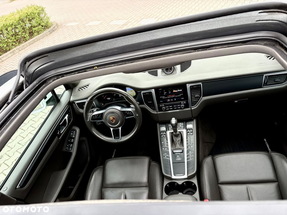 Porsche Macan - 32