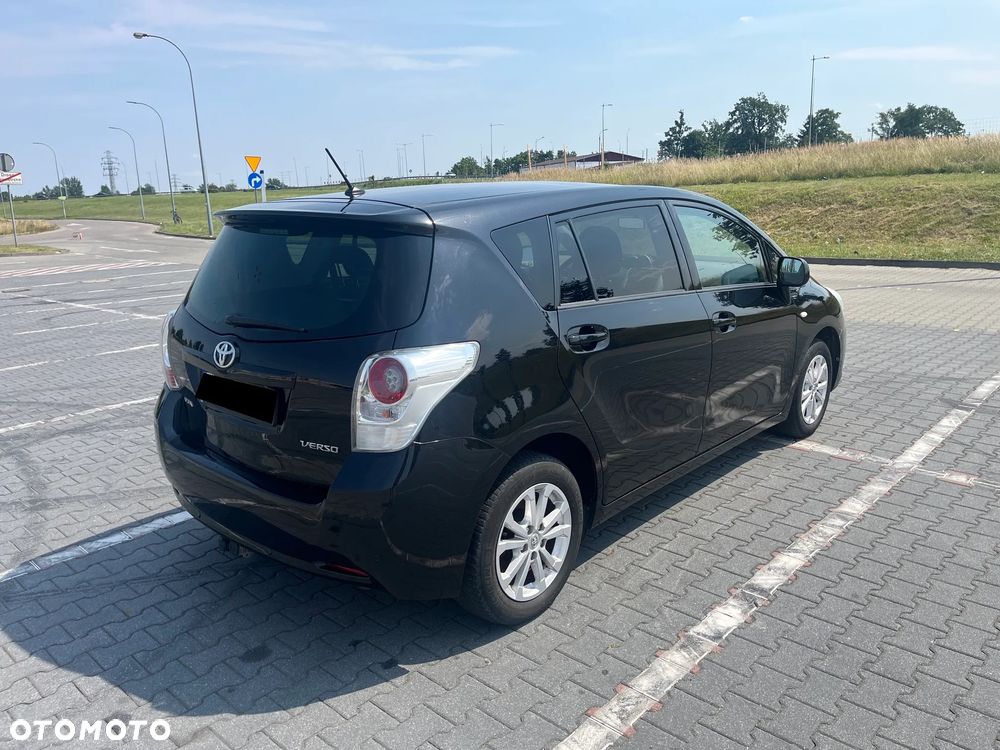 Toyota Verso 1.8 Prestige EU5 - 4