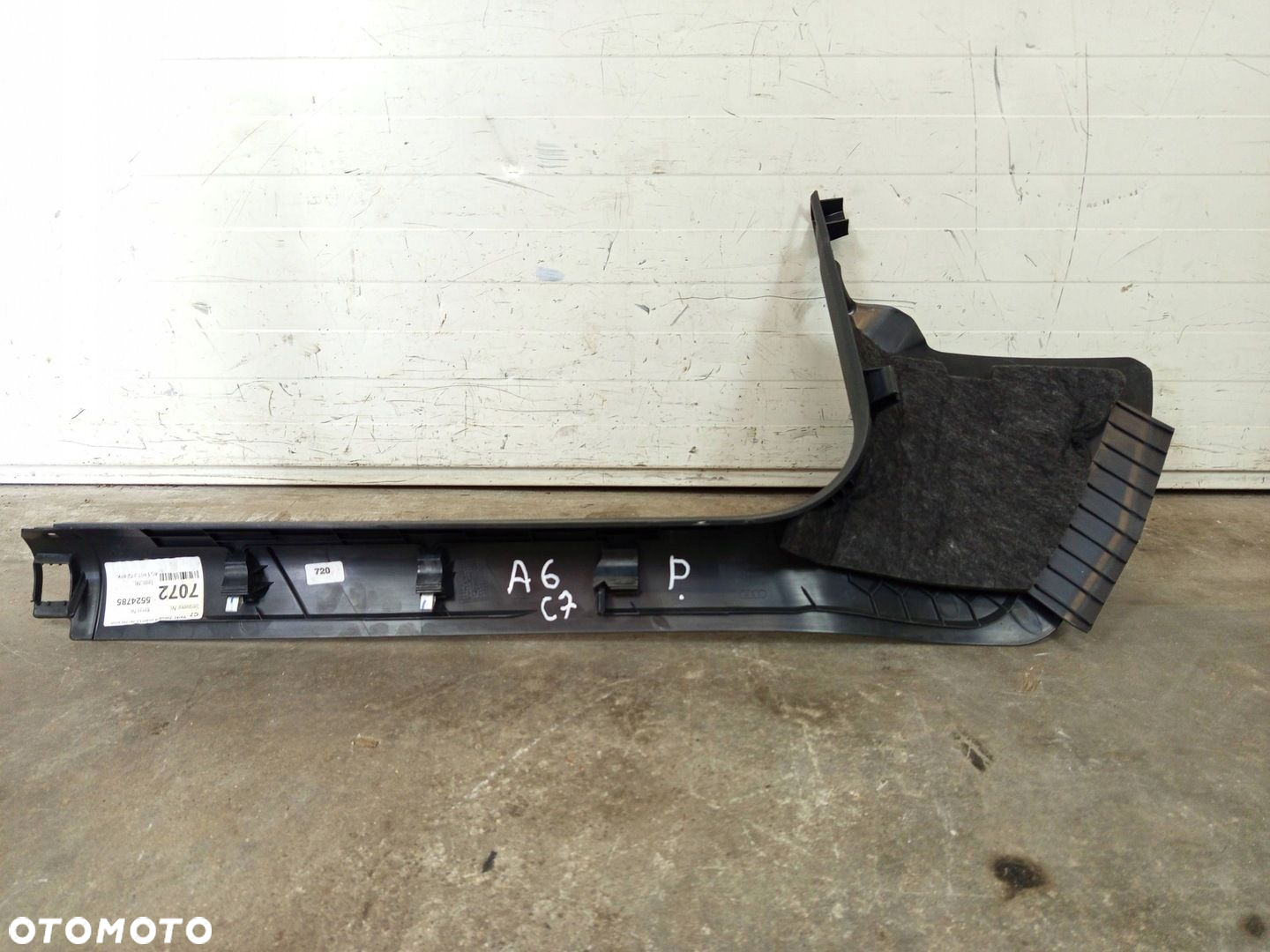 LISTWA PROGOWA PRAWA AUDI A6 C7 4G1867272 - 2