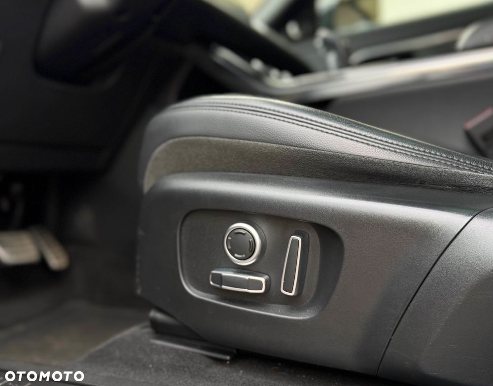 Land Rover Range Rover Evoque - 24