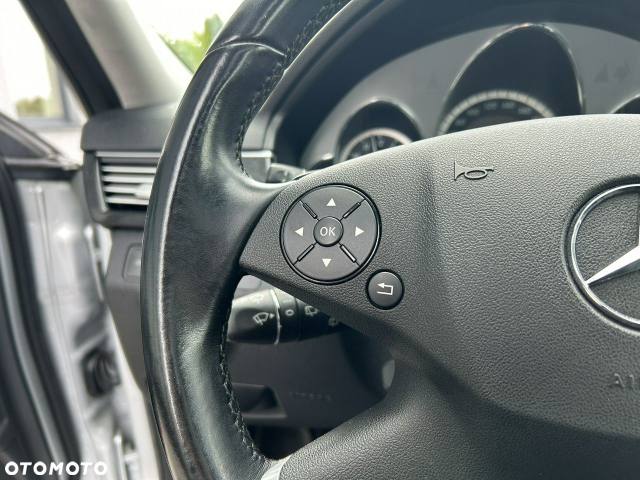 Mercedes-Benz Klasa E - 12
