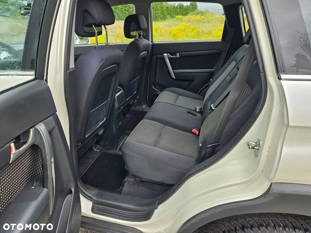 Chevrolet Captiva 2.4 LS 5os - 12