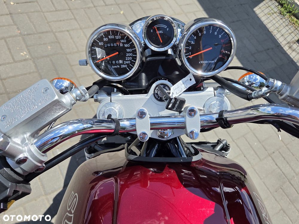 Suzuki GSX - 23