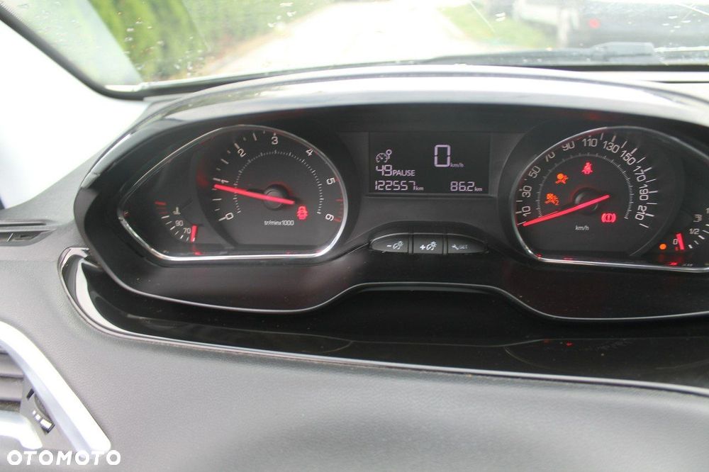 Peugeot 208 - 16