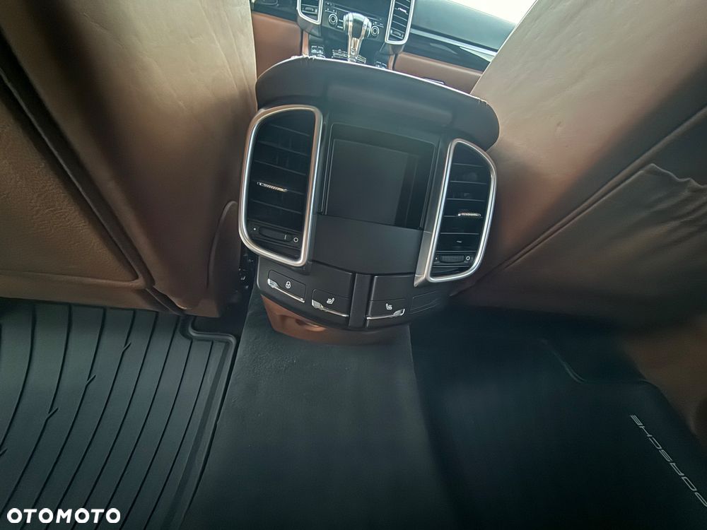 Porsche Cayenne Diesel Platinum Edition - 13