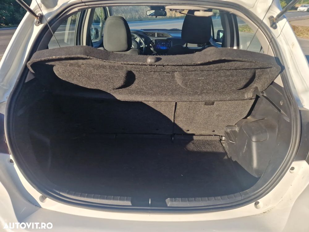 Toyota Yaris 1.4 D-4D Comfort - 11