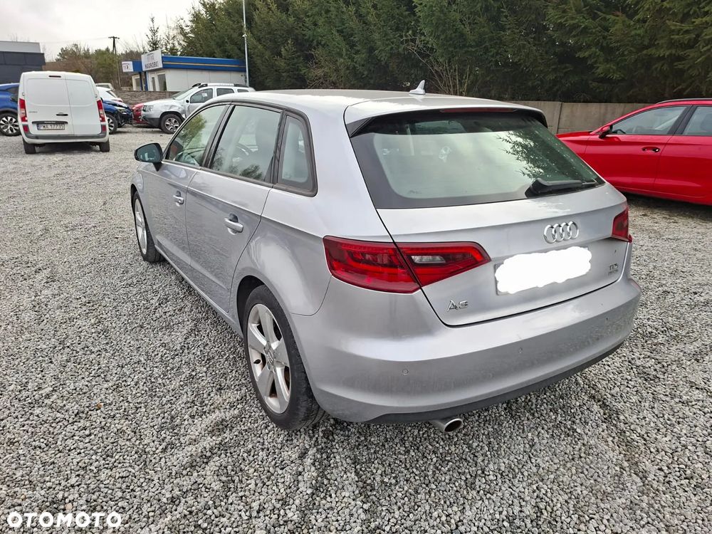 Audi A3 Sportback 1.6 TDI design - 5