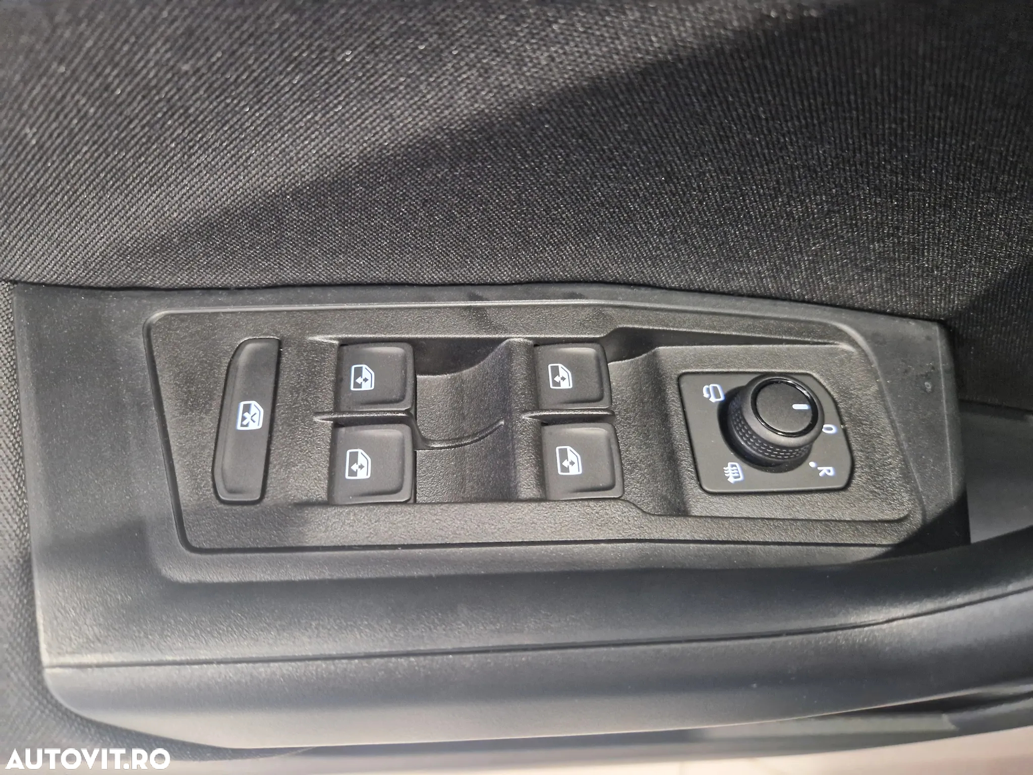 Volkswagen T-ROC 1.5 TSI DSG Advanced - 15