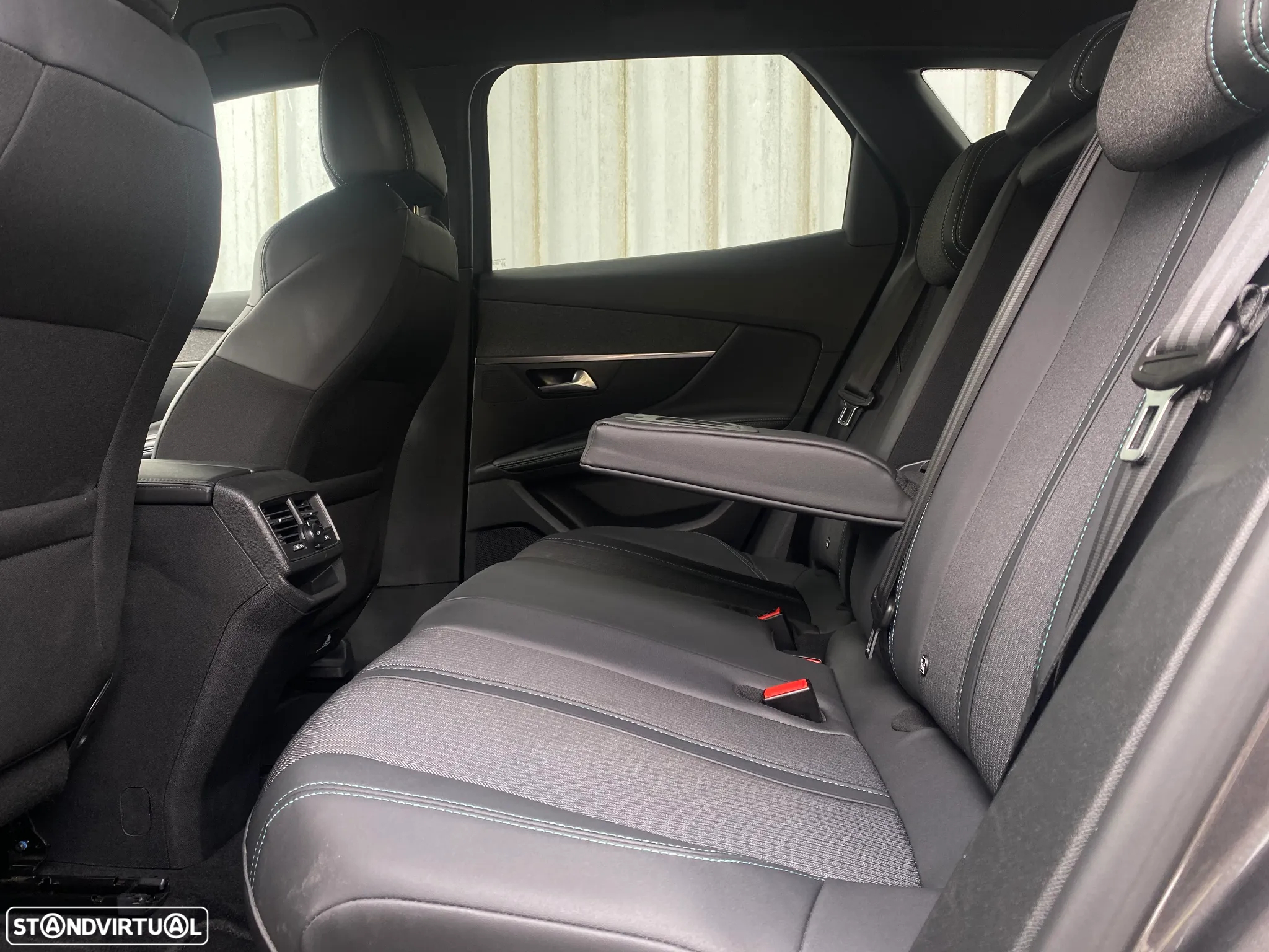 Peugeot 3008 1.2 PureTech Allure Pack - 35