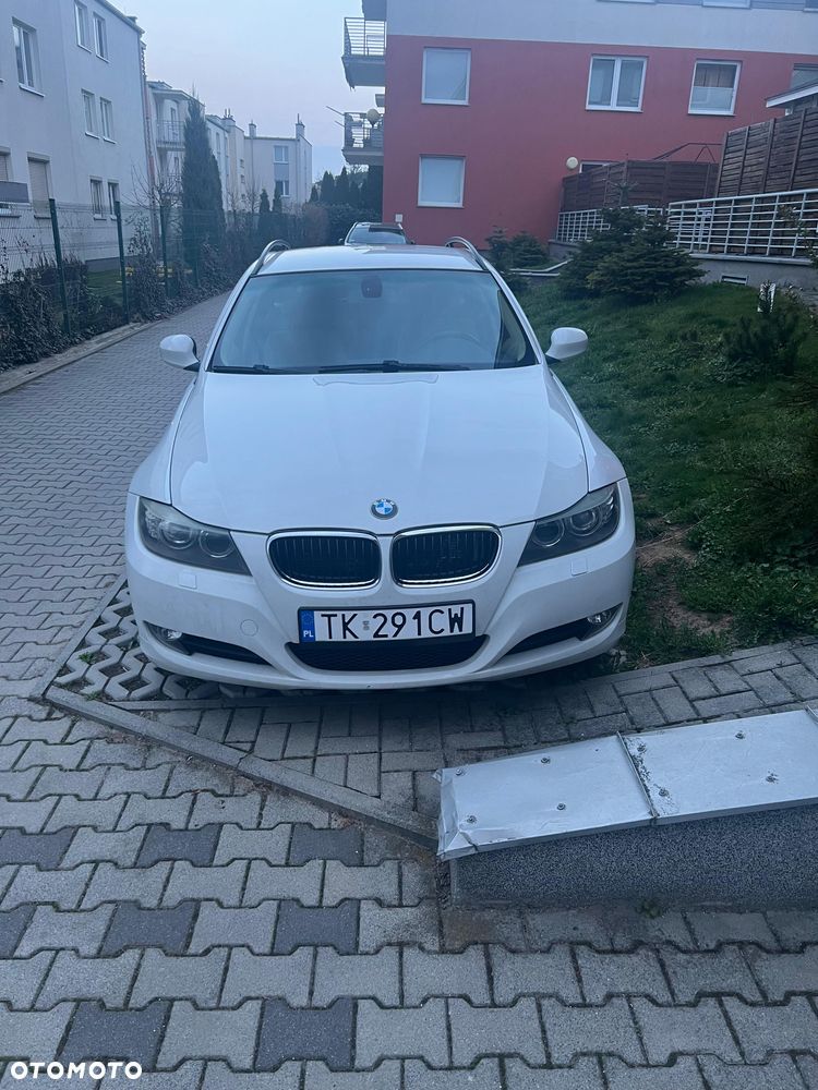 BMW Seria 3 320d DPF Touring Blue Performance Edition Fleet Sport - 14