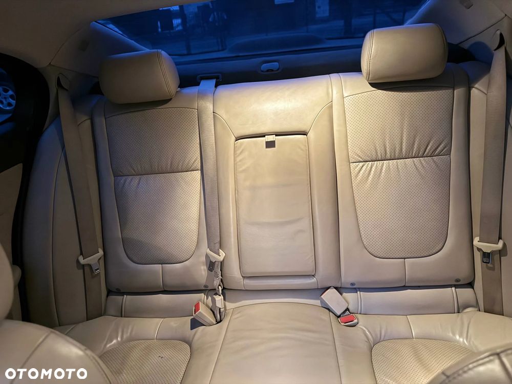 Jaguar XF 2.7 V6 D Premium Luxury - 10