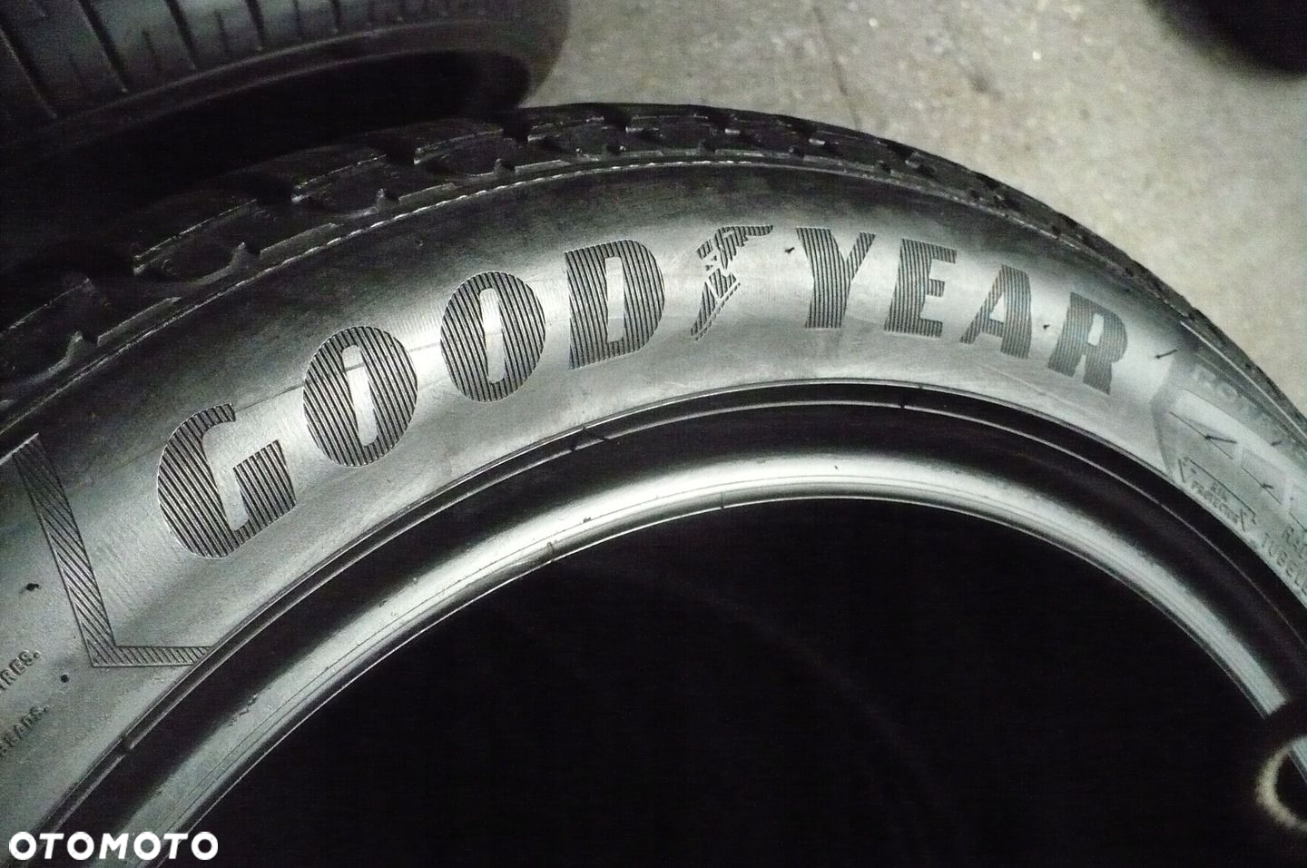 2x GOODYEAR Ultra Grip 8 Performance 245/45R18 7,1mm 2023 - 4