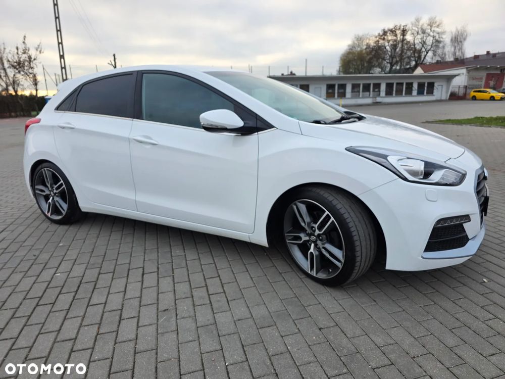 Hyundai i30 1.6 T GDI Turbo - 13