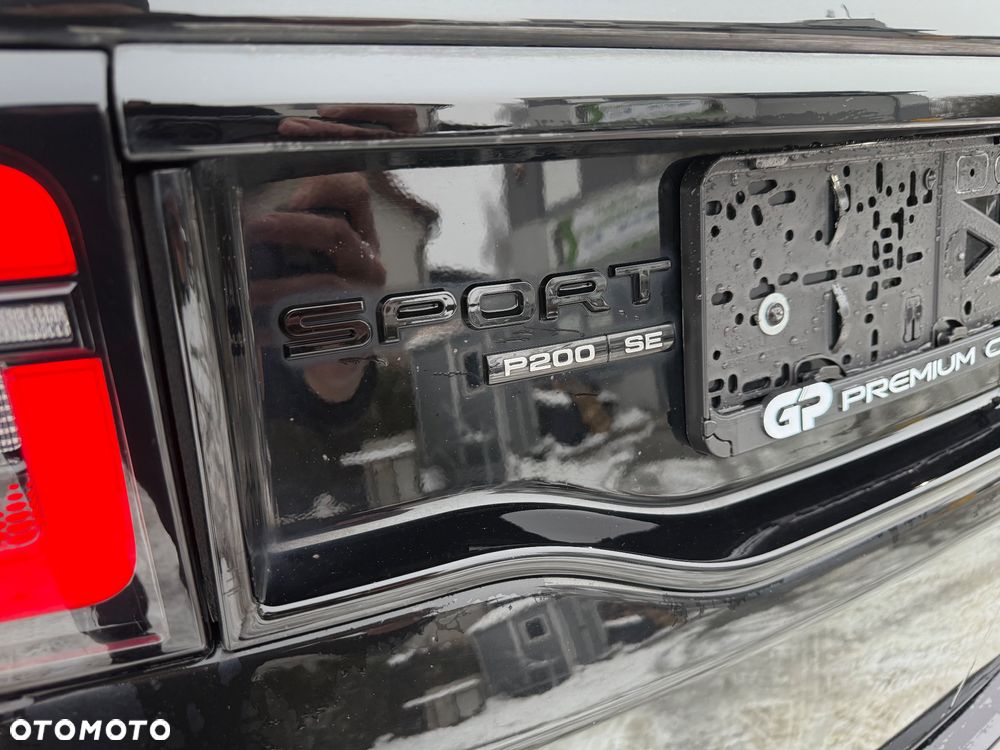 Land Rover Discovery Sport P200 R-Dynamic HSE - 11