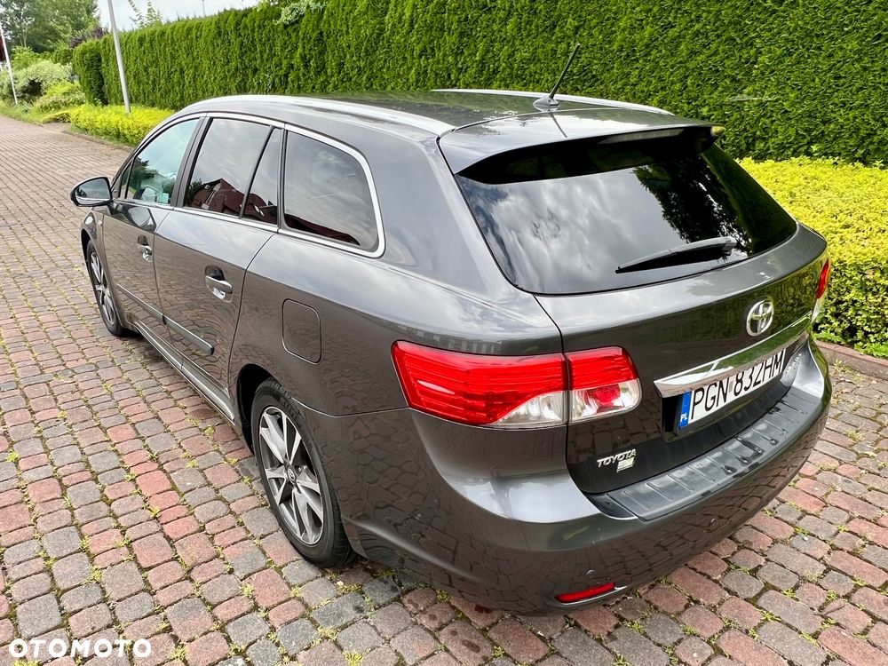 Toyota Avensis 2.2 D-CAT Prestige NAVI - 18