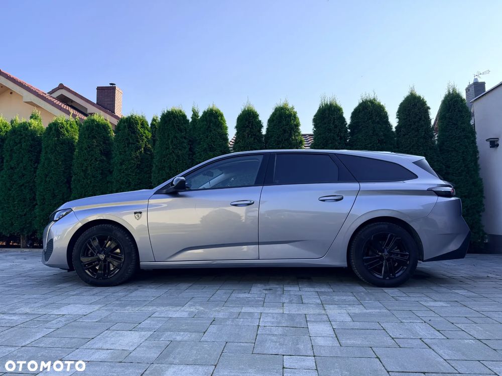 Peugeot 308 - 8