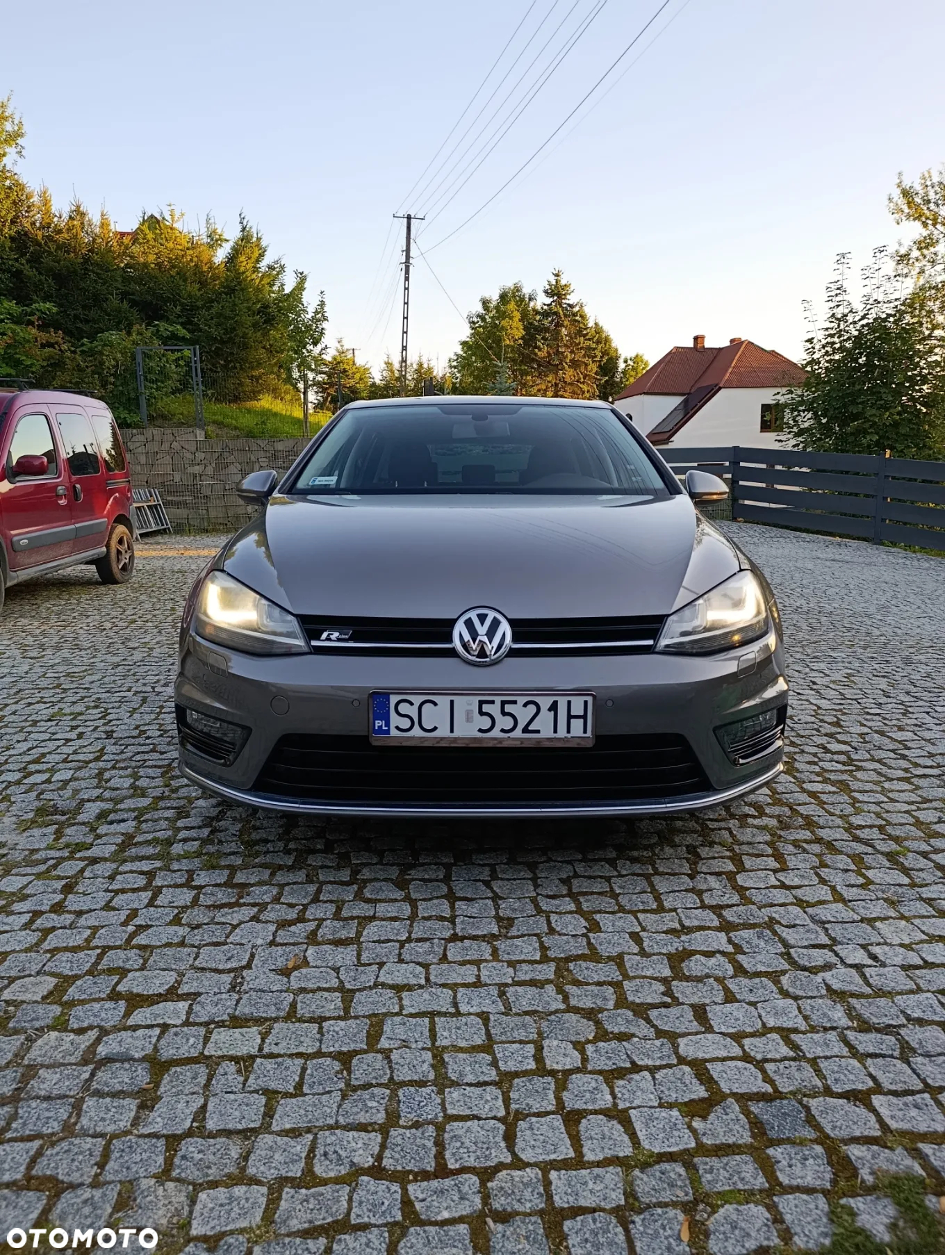 Volkswagen Golf - 2