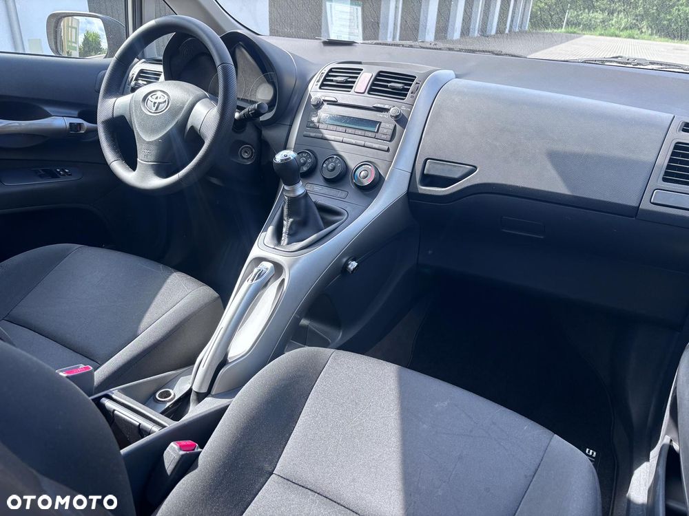 Toyota Auris ver-1-4-vvt--i-team - 5