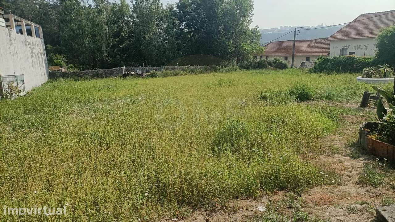 Moradia T4 com terreno à venda em Vilar do Paraíso, Vila Nova de Gaia - Grande imagem: 2/7