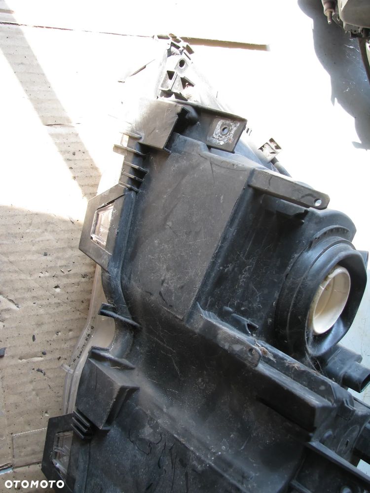 LAMPA PRAWA PRZEDNIA BMW E46 SEDAN - 14
