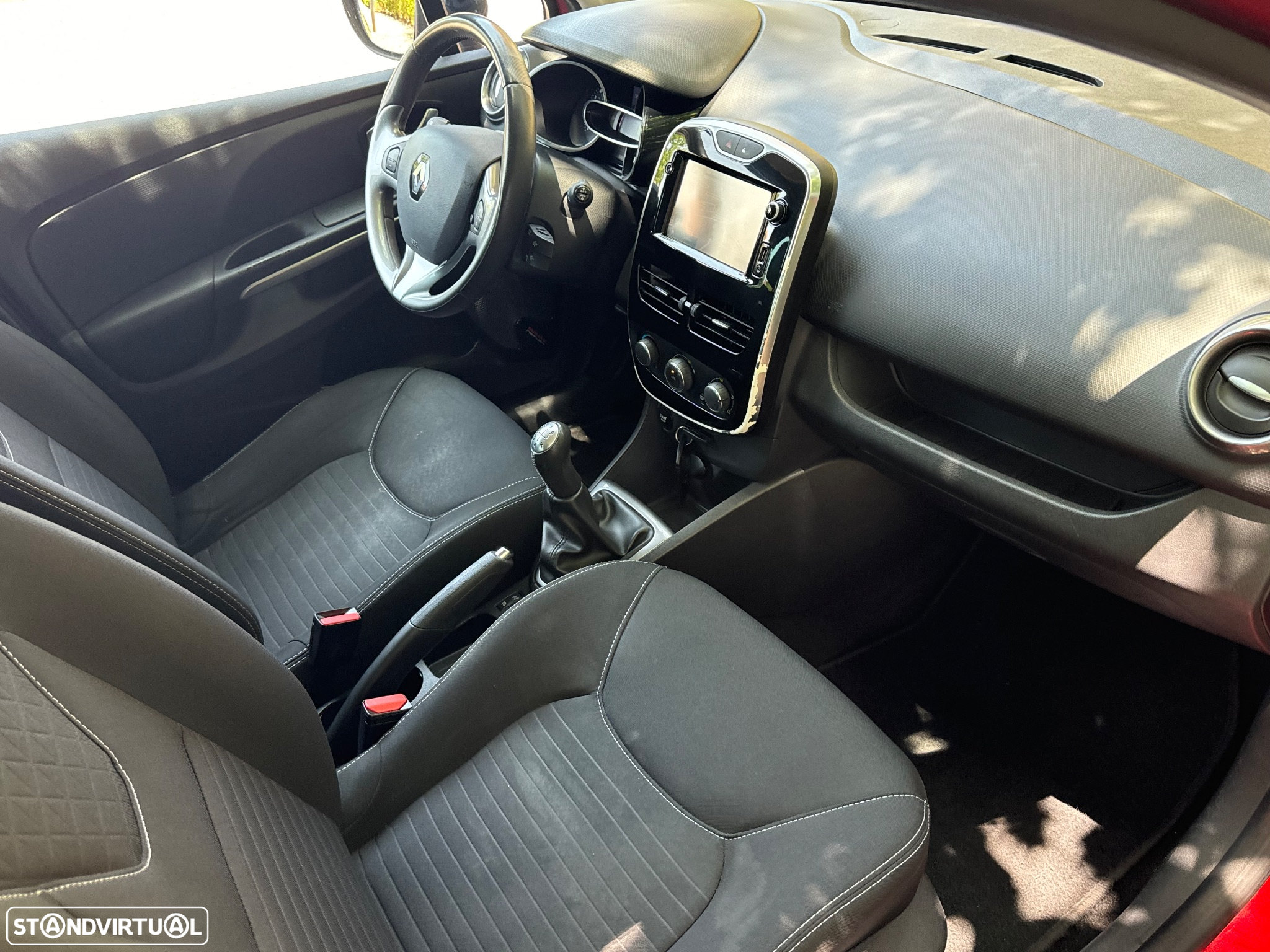 Renault Clio 0.9 TCE Limited - 30