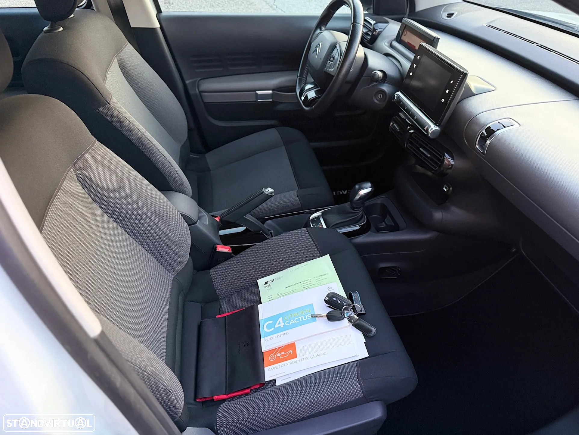 Citroën C4 Cactus 1.2 PureTech Shine EAT6 - 8