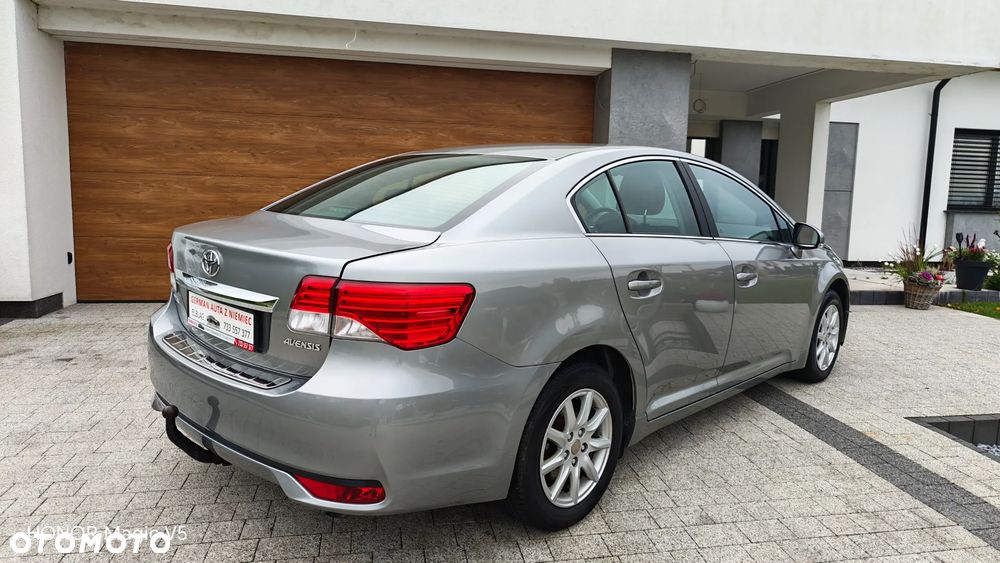 Toyota Avensis 1.8 Comfort - 27