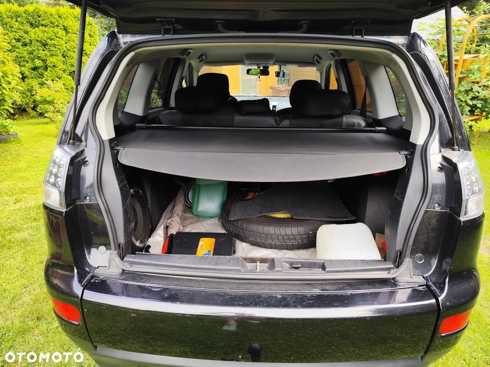 Mitsubishi Outlander - 11
