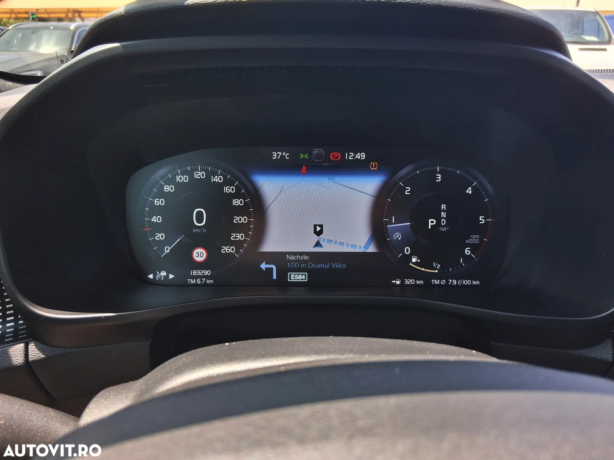 Volvo XC 40 D4 AWD Geartronic R-Design - 12