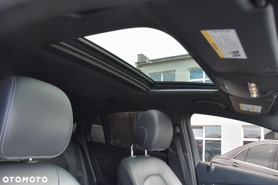 Mercedes-Benz GLC 300 4Matic 9G-TRONIC AMG Line - 33