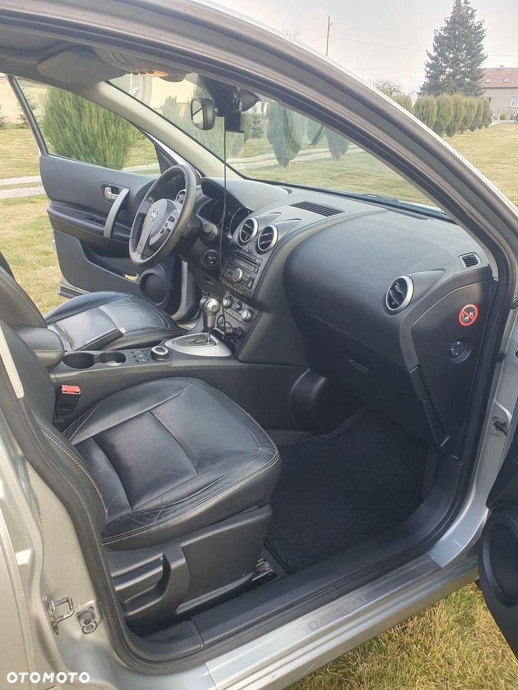 Nissan Qashqai 2.0 4x4 Lounge CVT - 10
