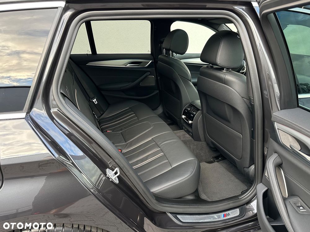 BMW Seria 5 530e xDrive M Sport sport - 26