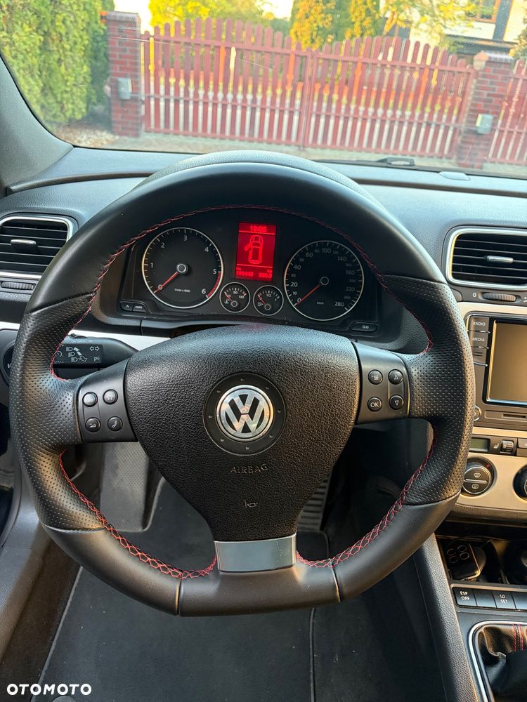 Volkswagen Scirocco 2.0 TDI - 12