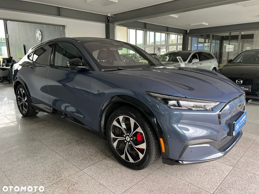 Ford Mustang Mach-E - 3