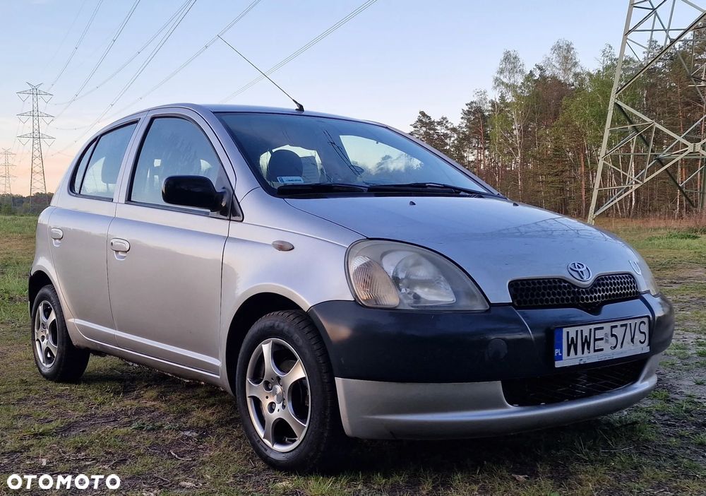 Toyota Yaris 1.0 Base - 1