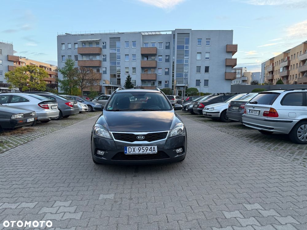 Kia Ceed 1.6 CVVT Dream-Team Edition - 2