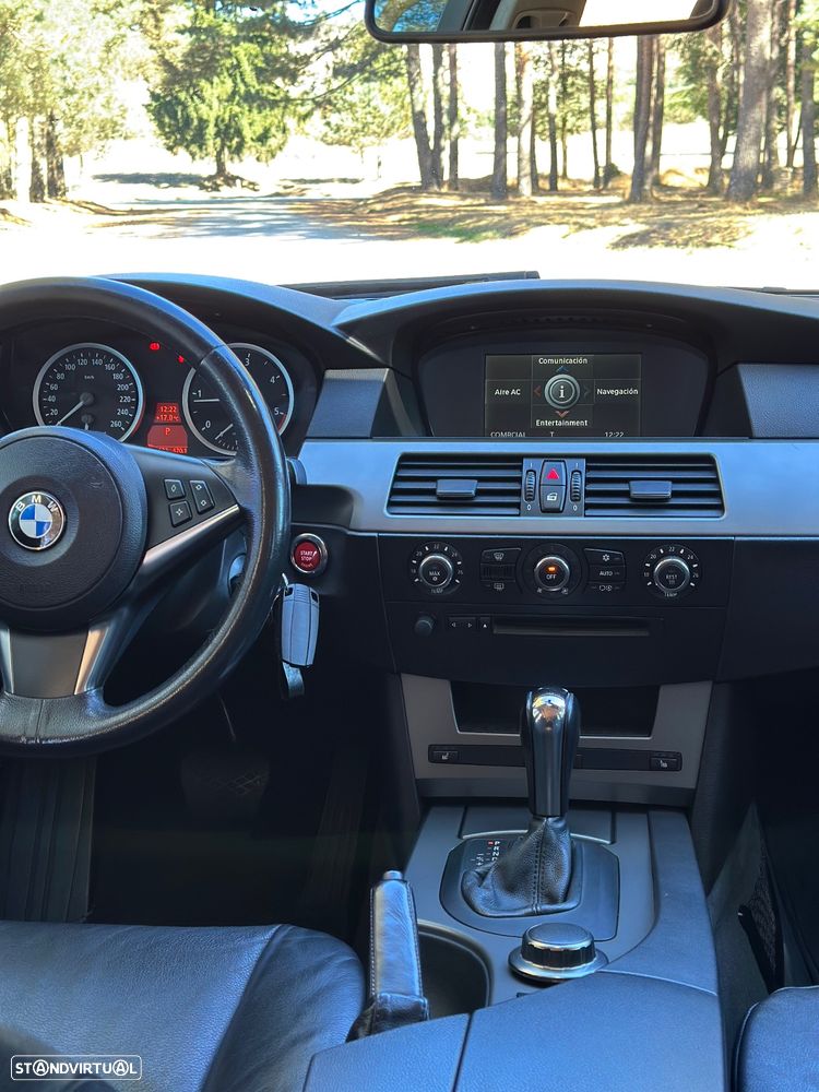 BMW 520 dA Touring - 25