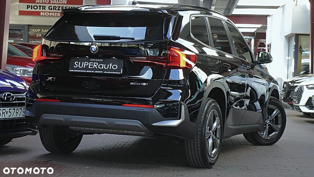 BMW X1 sDrive18i - 11