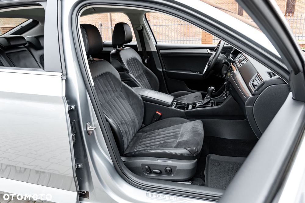 Skoda Superb 2.0 TDI DSG Ambition - 26
