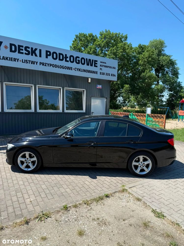 BMW Seria 3 320I 2015 photo 3