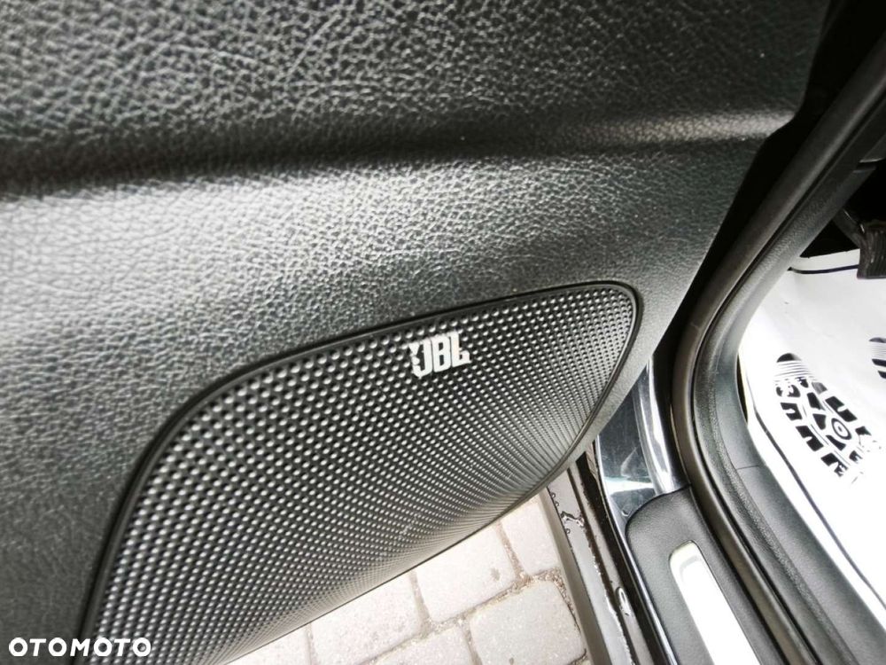 Kia Sportage - 16