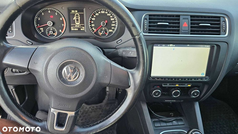 Volkswagen Jetta - 5