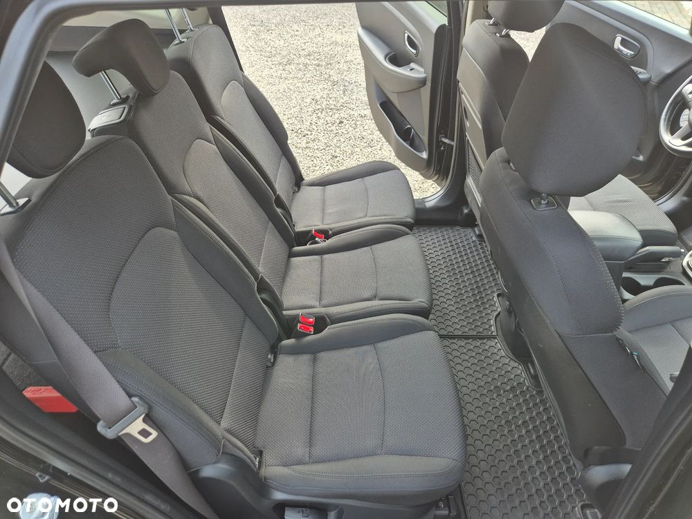 Kia Carens 1.7 CRDi 115 Dream Team Edition - 24